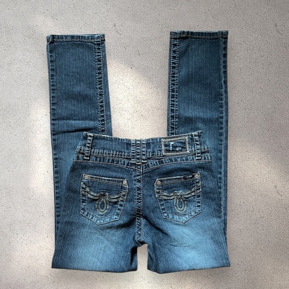 ANGELS Y2K LOW-RISE BLUE JEANS W/ CUTE BACK POCKETS - Picture 2 of 7